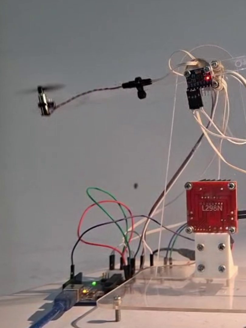 Banc de l'aéropendule : bras en acrylique, hélice, pont en H L298N et Arduino